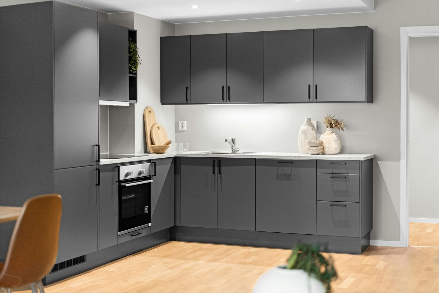 Kitchen cupboard fit
